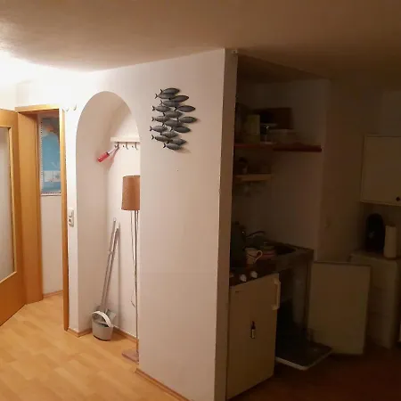 Διαμέρισμα Mit Kueche Und Balkon Oder Terrasse, Ruhig Und Gut Erreichbar *