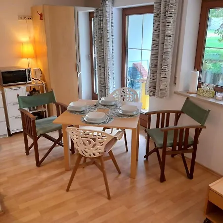 Mit Kueche Und Balkon Oder Terrasse, Ruhig Und Gut Erreichbar Apartman