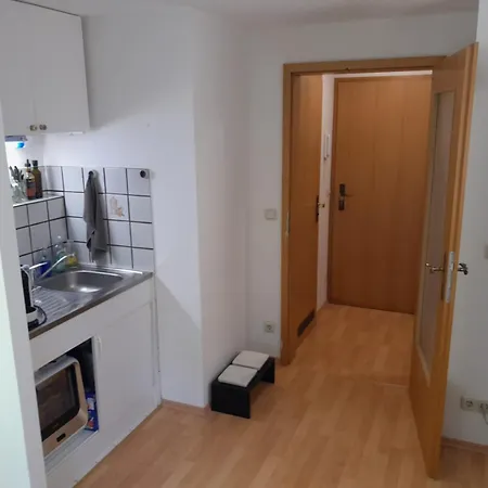 Διαμέρισμα Mit Kueche Und Balkon Oder Terrasse, Ruhig Und Gut Erreichbar *