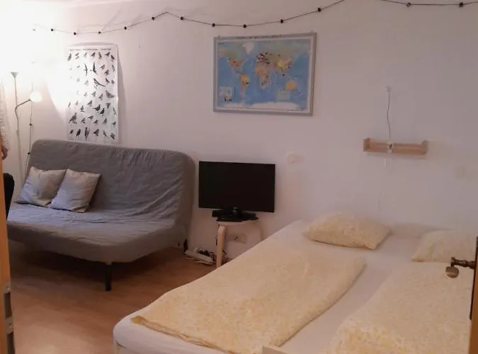 Mit Kueche Und Balkon Oder Terrasse, Ruhig Und Gut Erreichbar Apartman *