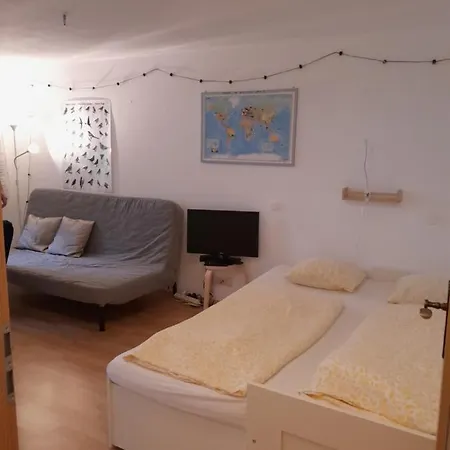 Mit Kueche Und Balkon Oder Terrasse, Ruhig Und Gut Erreichbar Apartment *
