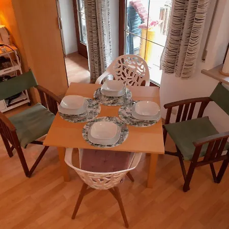 Mit Kueche Und Balkon Oder Terrasse, Ruhig Und Gut Erreichbar * 피딩