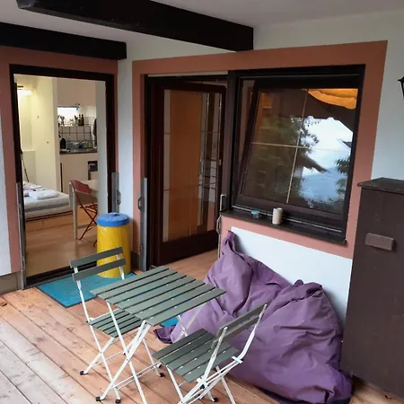 Mit Küche Und Balkon Oder Terrasse, Ruhig Und Gut Erreichbar