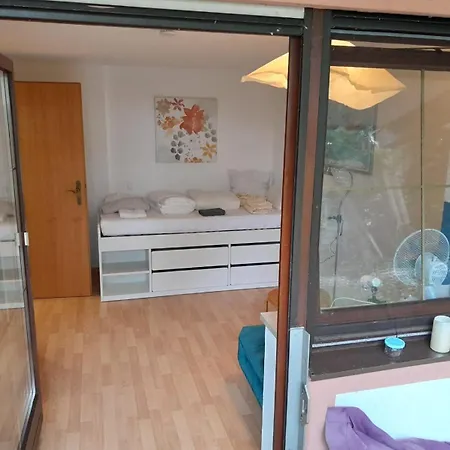 Mit Kueche Und Balkon Oder Terrasse, Ruhig Und Gut Erreichbar