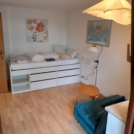 Mit Kueche Und Balkon Oder Terrasse, Ruhig Und Gut Erreichbar Apartment *