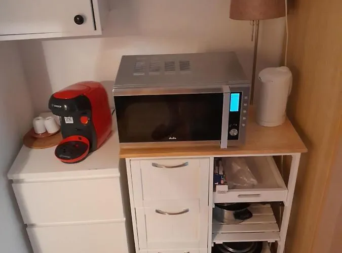 Mit Kueche Und Balkon Oder Terrasse, Ruhig Und Gut Erreichbar *
