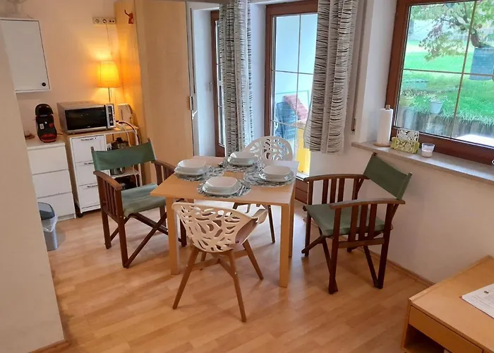 Mit Kueche Und Balkon Oder Terrasse, Ruhig Und Gut Erreichbar Lägenhet