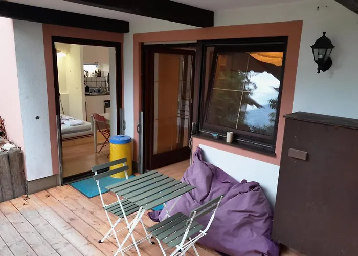 Mit Kueche Und Balkon Oder Terrasse, Ruhig Und Gut Erreichbar