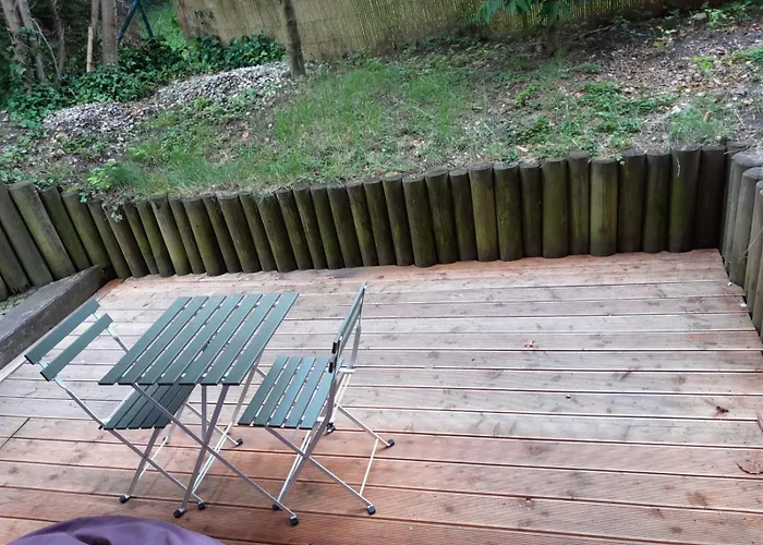 Mit Kueche Und Balkon Oder Terrasse, Ruhig Und Gut Erreichbar